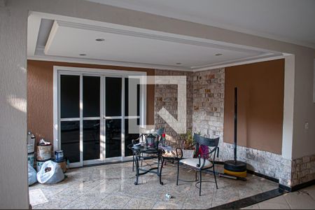 Casa para alugar com 400m², 4 quartos e 4 vagas Casa para alugar com 400m², 4 quartos e 4 vagasEntrada