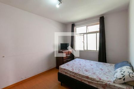 Quarto 1 de casa à venda com 3 quartos, 400m² em Sagrada Família, Belo Horizonte