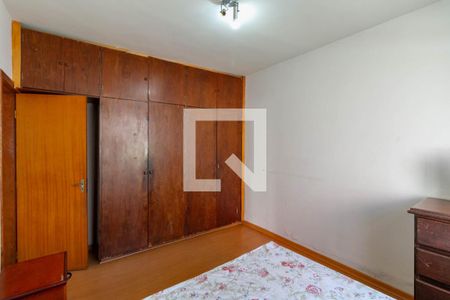 Quarto 1 de casa à venda com 3 quartos, 400m² em Sagrada Família, Belo Horizonte