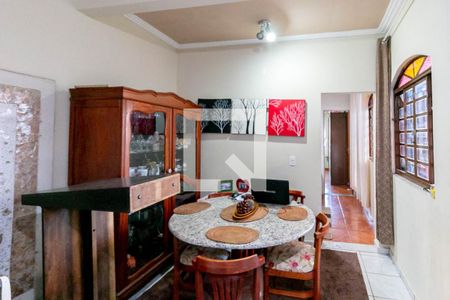 Casa à venda com 360m², 3 quartos e 1 vaga Casa à venda com 360m², 3 quartos e 1 vagaCozinha