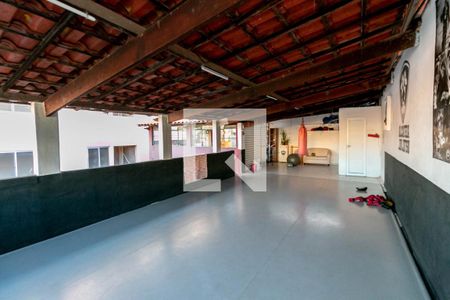 Casa à venda com 360m², 3 quartos e 1 vaga Casa à venda com 360m², 3 quartos e 1 vagaVaranda