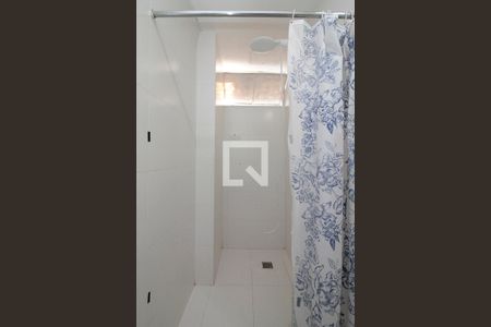 Banheiro de kitnet/studio para alugar com 1 quarto, 38m² em República, São Paulo