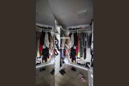 Apartamento à venda com 167m², 4 quartos e 3 vagasCloset da suíte 1