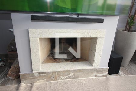 Apartamento à venda com 167m², 4 quartos e 3 vagasDetalhe Sala - Lareira