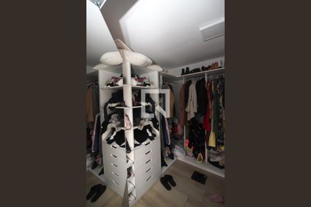 Apartamento à venda com 167m², 4 quartos e 3 vagasCloset da suíte 1