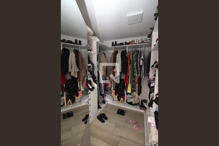 Apartamento à venda com 167m², 4 quartos e 3 vagasCloset da suíte 1