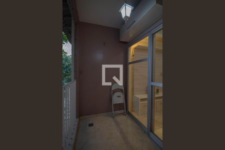 Apartamento à venda com 68m², 2 quartos e 1 vaga Apartamento à venda com 68m², 2 quartos e 1 vagaVaranda