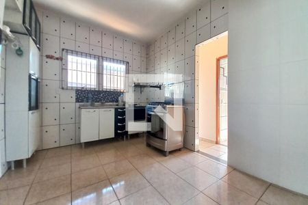 Casa para alugar com 300m², 5 quartos e 3 vagasCozinha 