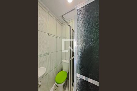 Banheiro Social de kitnet/studio para alugar com 1 quarto, 30m² em Piedade, Rio de Janeiro