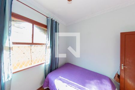 Casa à venda com 319m², 4 quartos e 3 vagasQuarto 2