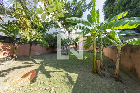Casa à venda com 319m², 4 quartos e 3 vagasQuintal
