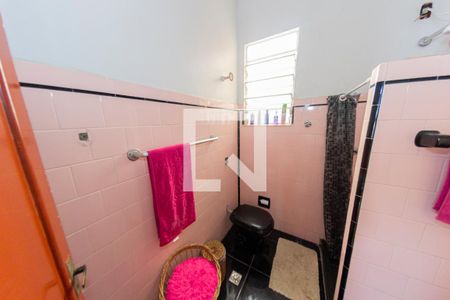 Casa à venda com 319m², 4 quartos e 3 vagasBanheiro