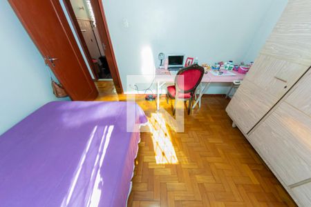Casa à venda com 319m², 4 quartos e 3 vagasQuarto 2