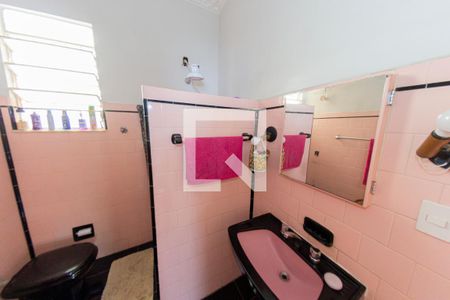 Casa à venda com 319m², 4 quartos e 3 vagasBanheiro