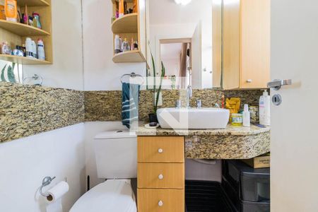 Banheiro de apartamento à venda com 3 quartos, 96m² em Vila Ipiranga, Porto Alegre