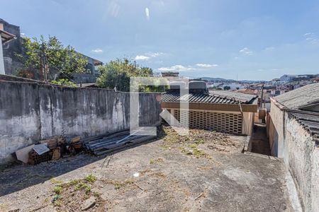 Casa para alugar com 150m², 2 quartos e 1 vagaQuintal fundos
