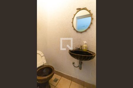 Casa à venda com 800m², 3 quartos e 10 vagasLavabo - Salão de Jogos