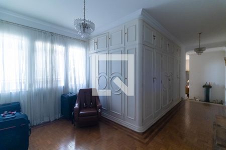 Casa à venda com 800m², 3 quartos e 10 vagasCorredor