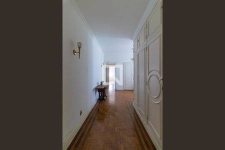 Casa à venda com 800m², 3 quartos e 10 vagasCorredor