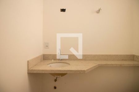 Banheiro de casa de condomínio à venda com 3 quartos, 238m² em Morro Santana, Porto Alegre
