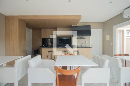 Casa de condomínio à venda com 256m², 3 quartos e 2 vagas Casa de condomínio à venda com 256m², 3 quartos e 2 vagasÁrea Comum - Salão de Festas