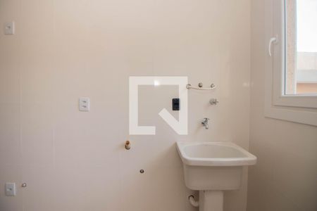 Casa de condomínio à venda com 256m², 3 quartos e 2 vagas Casa de condomínio à venda com 256m², 3 quartos e 2 vagasCozinha e Área de Serviço