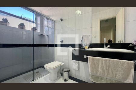 Apartamento à venda com 108m², 3 quartos e 1 vagaBanheiro suíte 