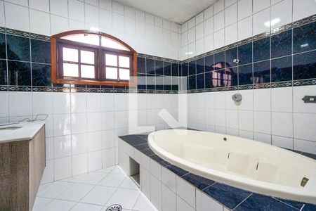 Casa para alugar com 500m², 4 quartos e 7 vagasBanheiro da suíte 01