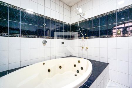 Casa para alugar com 500m², 4 quartos e 7 vagasBanheiro da suíte 01