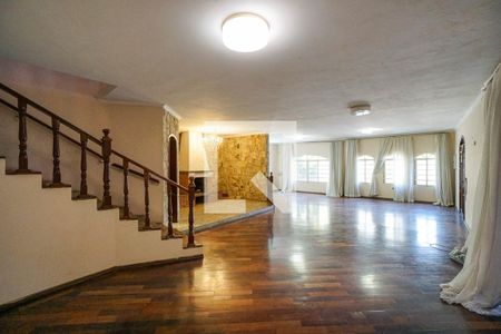 Sala de casa para alugar com 4 quartos, 500m² em Jardim Textil, São Paulo