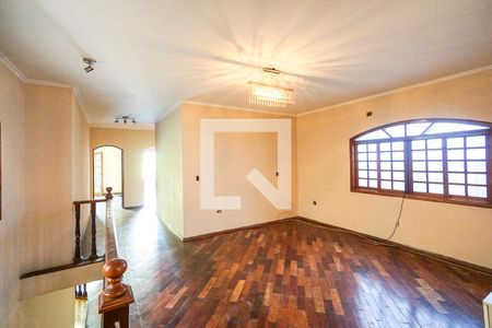 Sala andar superior de casa para alugar com 4 quartos, 500m² em Jardim Textil, São Paulo