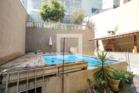 Casa para alugar com 500m², 4 quartos e 7 vagasQuintal