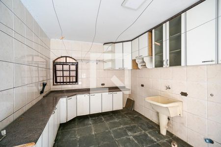 Casa para alugar com 500m², 4 quartos e 7 vagasÁrea de serviço