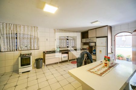 Casa para alugar com 500m², 4 quartos e 7 vagasCozinha