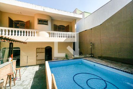 Casa para alugar com 500m², 4 quartos e 7 vagasQuintal