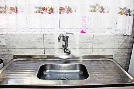 Casa para alugar com 80m², 2 quartos e 2 vagasCozinha