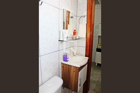 Casa para alugar com 80m², 2 quartos e 2 vagasBanheiro