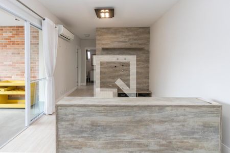 Sala de apartamento para alugar com 2 quartos, 74m² em Jardim Aeroporto, São Paulo