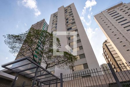 Apartamento para alugar com 130m², 3 quartos e 2 vagas Apartamento para alugar com 130m², 3 quartos e 2 vagasFachada
