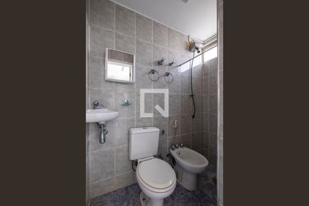 Apartamento para alugar com 130m², 3 quartos e 2 vagas Apartamento para alugar com 130m², 3 quartos e 2 vagasÁrea de Serviço - Banheiro