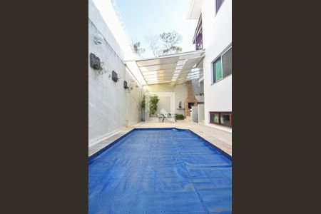 Casa para alugar com 400m², 4 quartos e 6 vagasPiscina