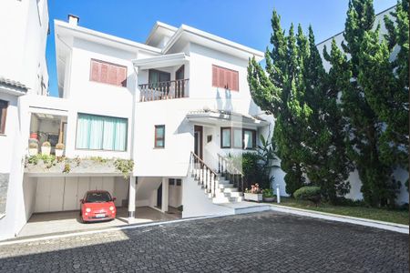 Casa para alugar com 400m², 4 quartos e 6 vagasCasa