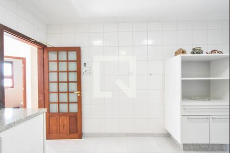 Casa para alugar com 400m², 4 quartos e 6 vagasCozinha 