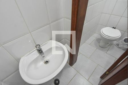 Casa para alugar com 400m², 4 quartos e 6 vagasBanheiro de Serviços 