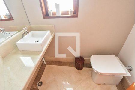 Casa para alugar com 400m², 4 quartos e 6 vagasLavabo