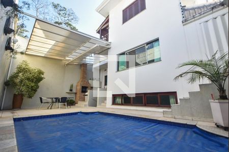 Casa para alugar com 400m², 4 quartos e 6 vagasPiscina