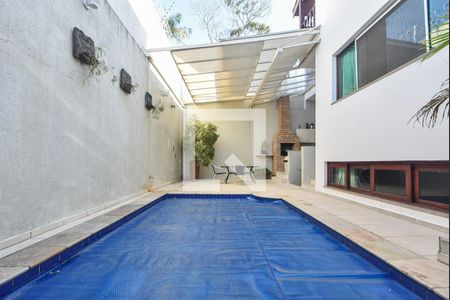 Casa para alugar com 400m², 4 quartos e 6 vagasPiscina