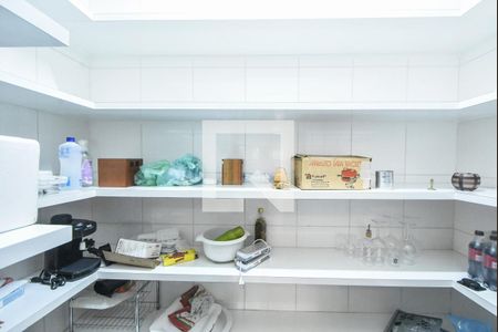 Casa para alugar com 400m², 4 quartos e 6 vagasDispensa 