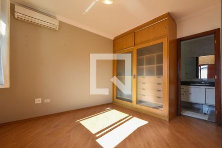 Casa para alugar com 400m², 4 quartos e 6 vagasSuíte 04