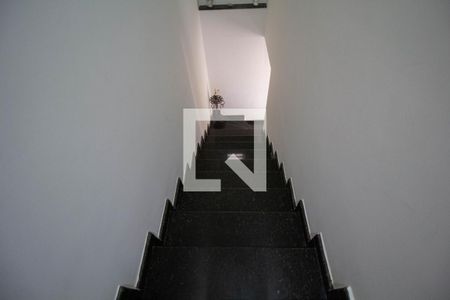 Escada de casa à venda com 3 quartos, 75m² em Vila Carmosina, São Paulo